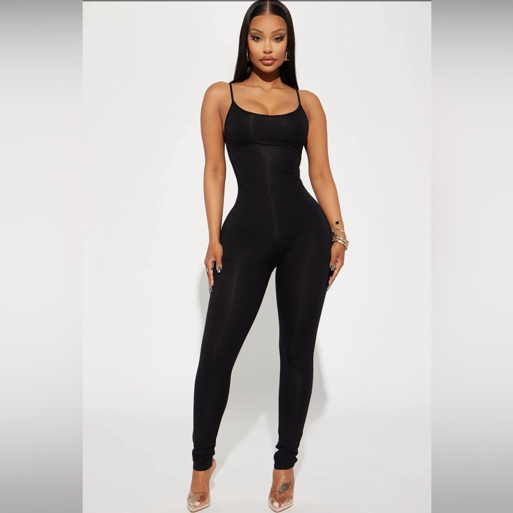 NWOT FASHION NOVA JUMPSUIT -Black (S)